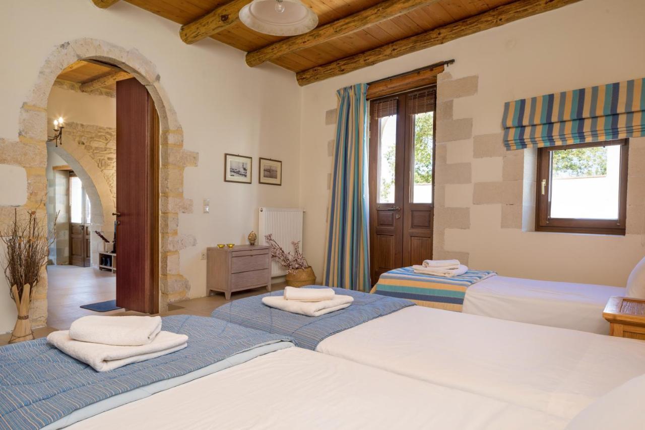 Olga'S Filoxenia - Villa Aladanos-Private Pool And Heated Jacuzzi Μαχαιροί Εξωτερικό φωτογραφία